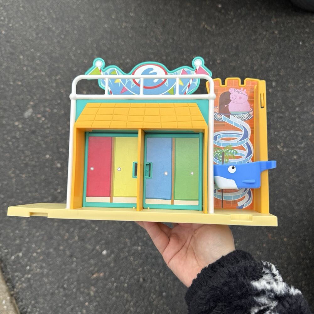 Peppa Pig Multicolor Plastic Playset with Action Figures, Colorful Doors